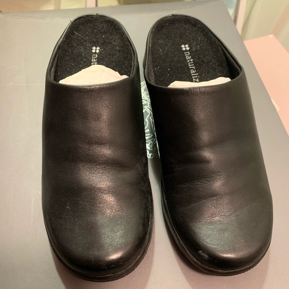 EUC Naturalizer Mule size 6